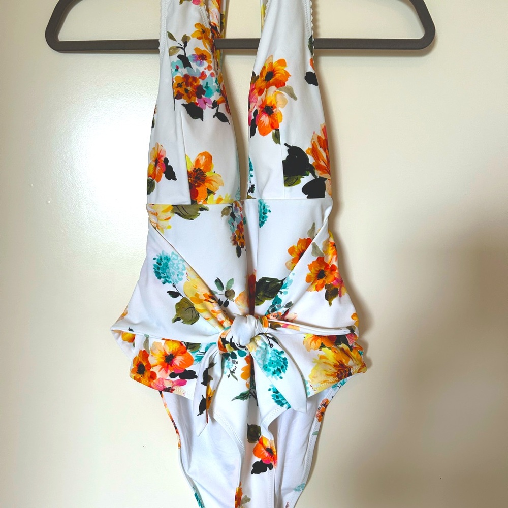 Cupshe NWOT floral one piece halter bathing suit